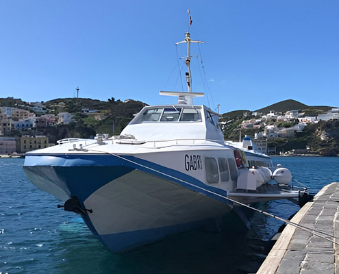 hydrofoils ship palermo to reach the islands nearby